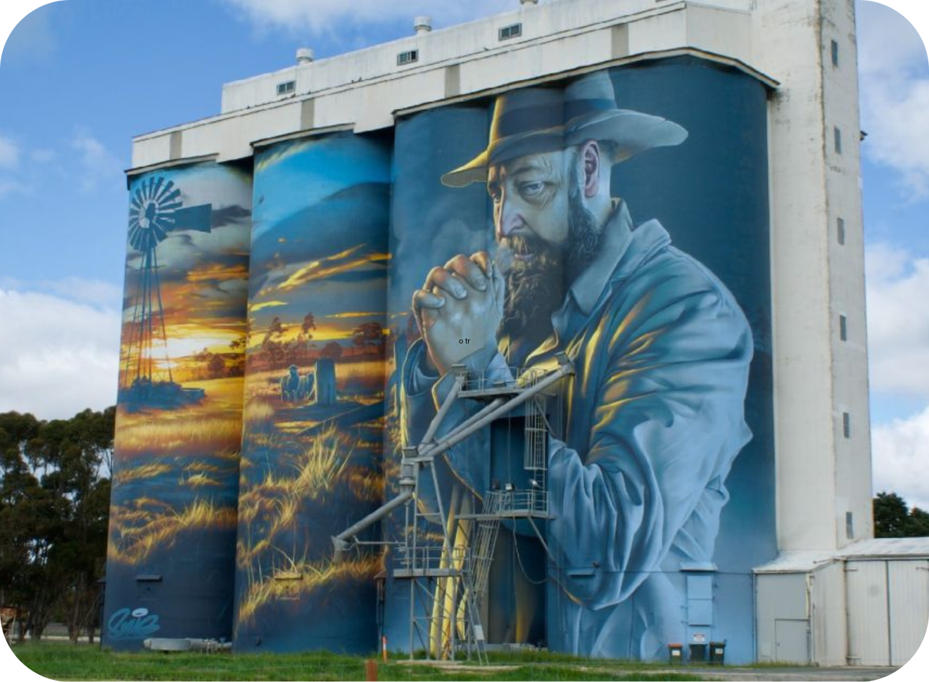 Lameroo's silos pictured with painted murals