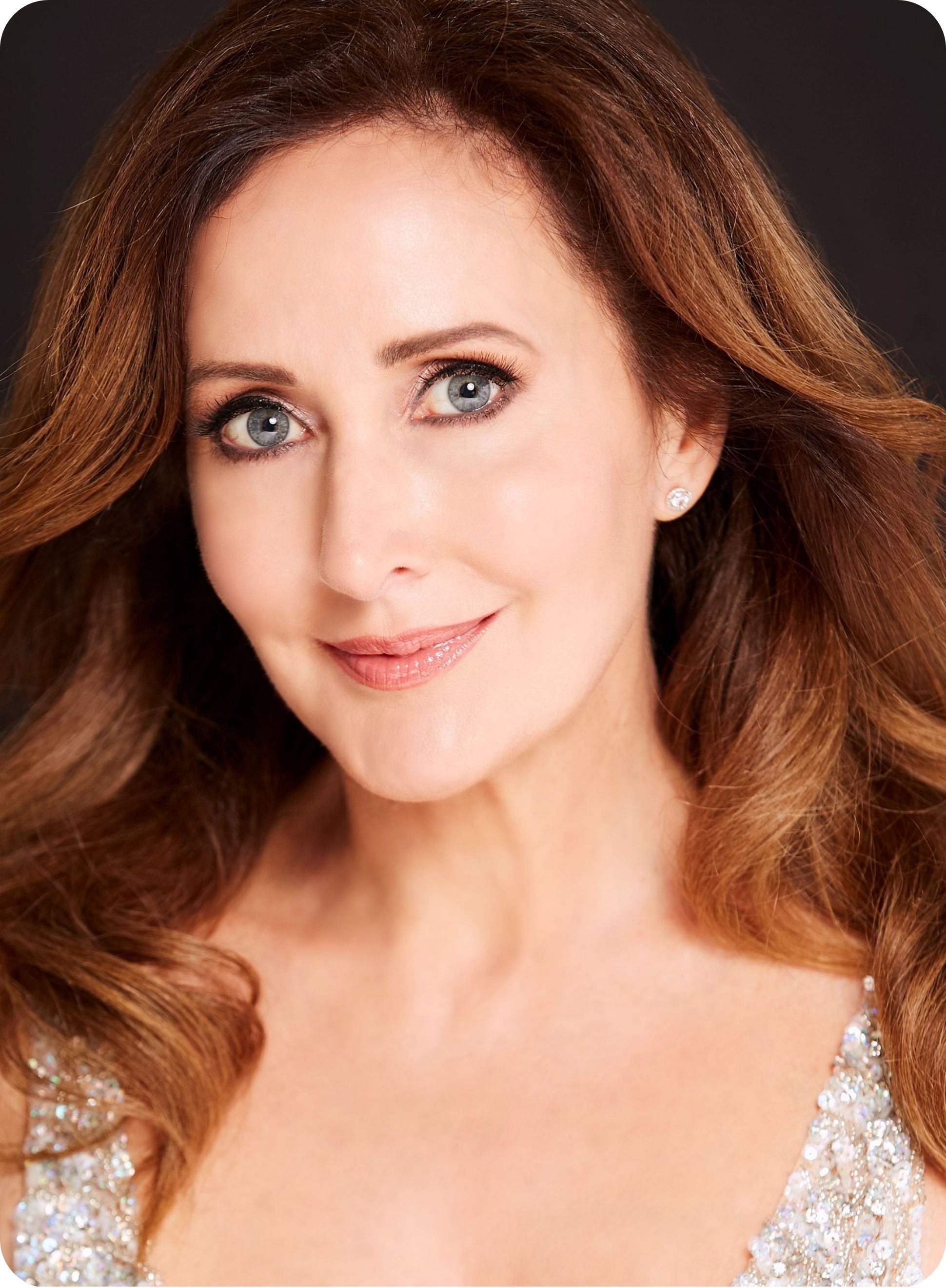 marina prior in Kimberly akimbo