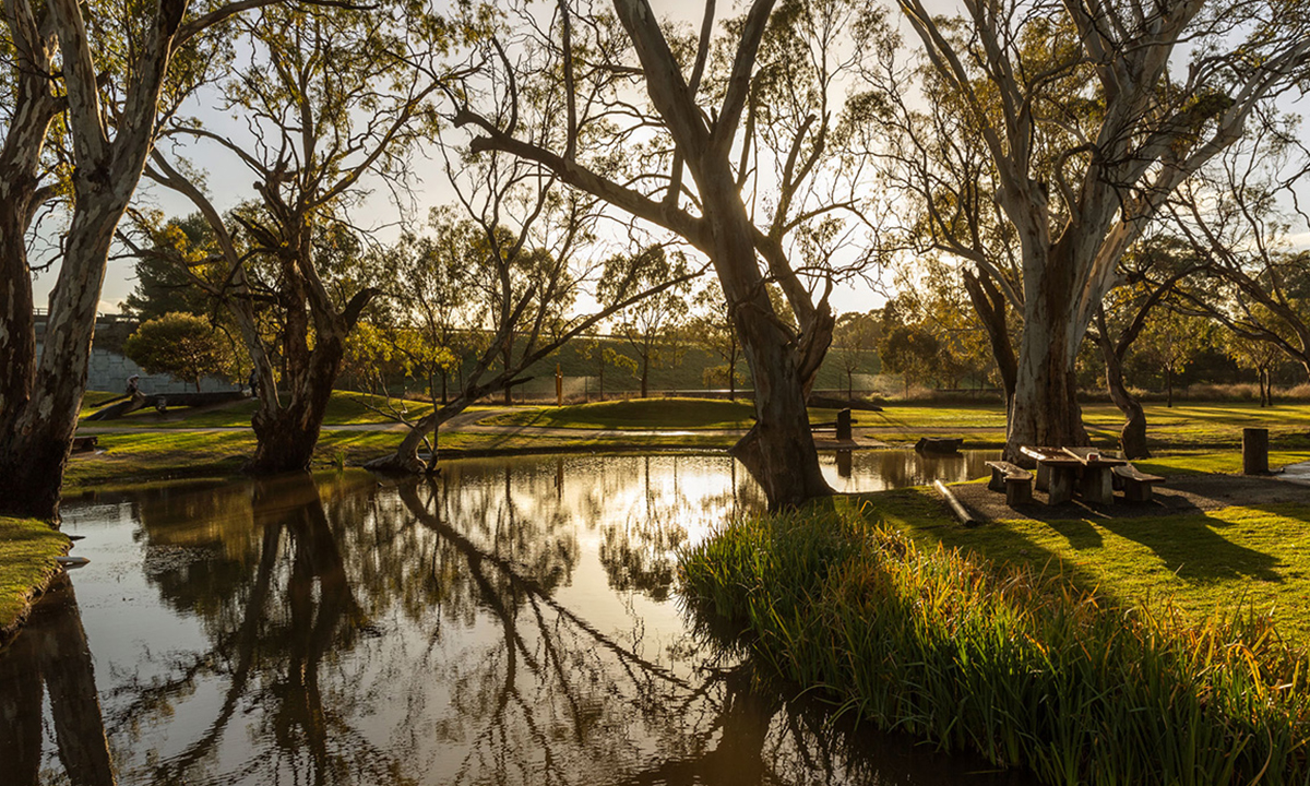 Image of Lake at Bordertown