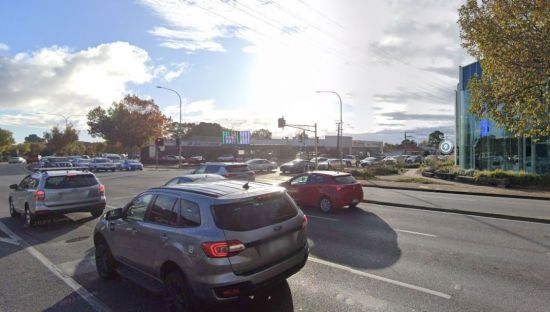 Image of Sir Donald Bradman Drive as it intersects with Marion Road.
