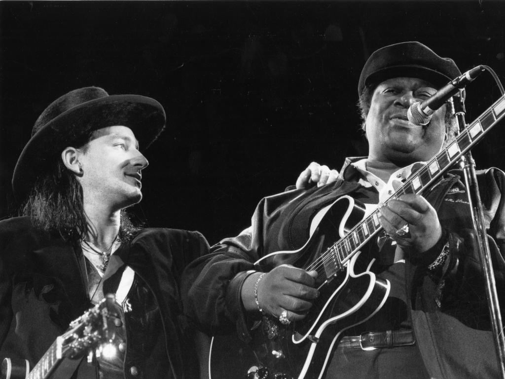u2