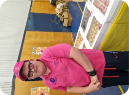 Image of pete with his baked goods